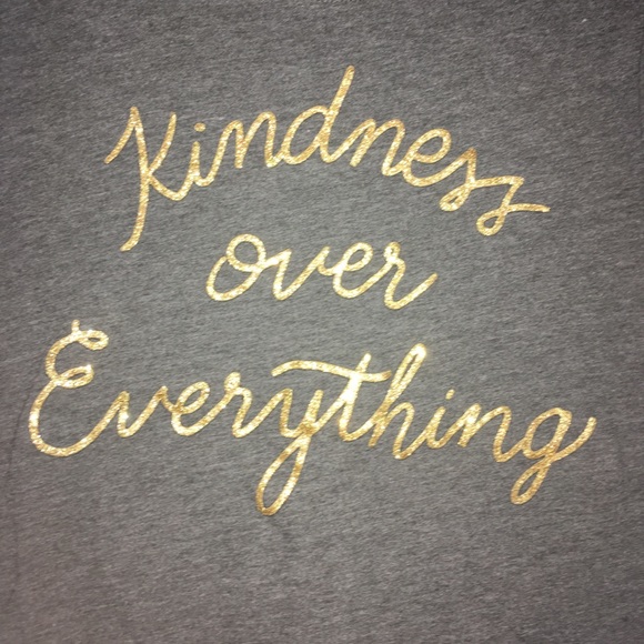 Old Navy t-shirt - Picture 7 of 7